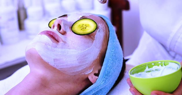 Ketahui 3 Cara Membuat Masker Wajah dengan Bahan Alami: Bantu